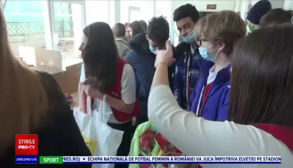 Zeci de copii din Bacău au renunțat la banii de buzunar pentru a cumpăra produse de igienă pentru refugiații din Ucraina