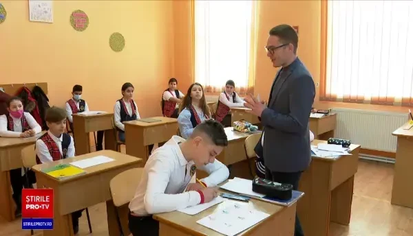 Proiect unic într-o școală din județul Constanța. Elevii au realizat 800 de desene și le-au transformat în NFT-uri