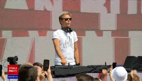 Cei mai îndrăgiți artiști ai lumii vin la București! Armin van Buuren, Tom Odell și Jamala urcă sâmbătă pe scena WE ARE ONE