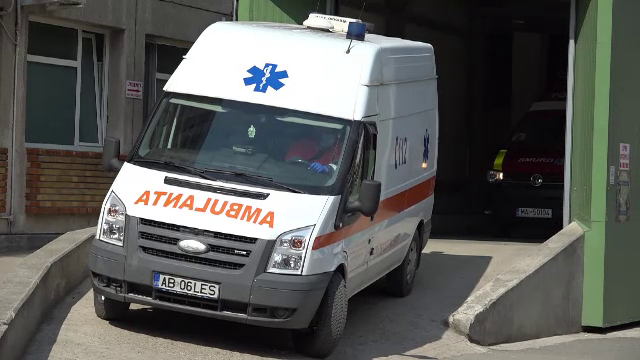 Caz șocant de violență domestică. O femeie și-ar fi bătut crunt soțul până l-a băgat în spital