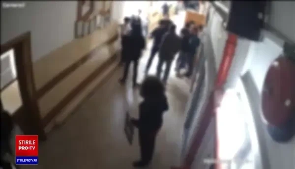 Doi profesori din Vrancea au ajuns în stare gravă la spital după ce au fost bătuți de un elev