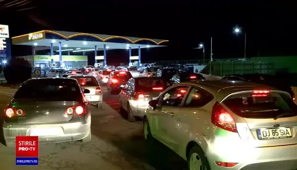 Autoritățile promit pedepse pentru cei care au scumpit carburanții. ”Sancţiunile vor fi aplicate ferm şi la nivelul maxim”