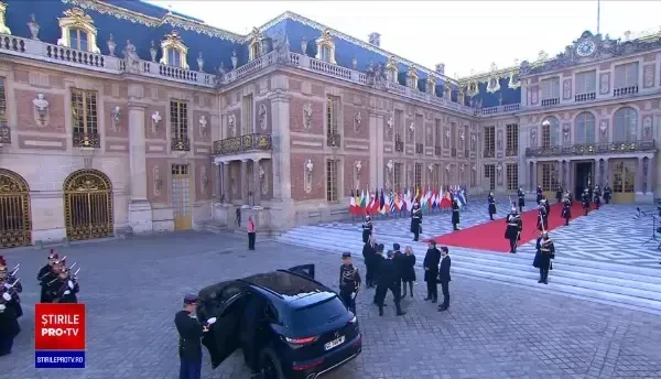 Întâlnire de criză a liderilor UE, la Versailles. Macron: „Europa trebuie să se trezească”