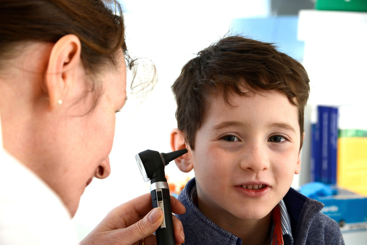 Ce trebuie să facem dacă descoperim ca auzul copilului nostru nu este bun. Explicații, la „Doctor de Bine”