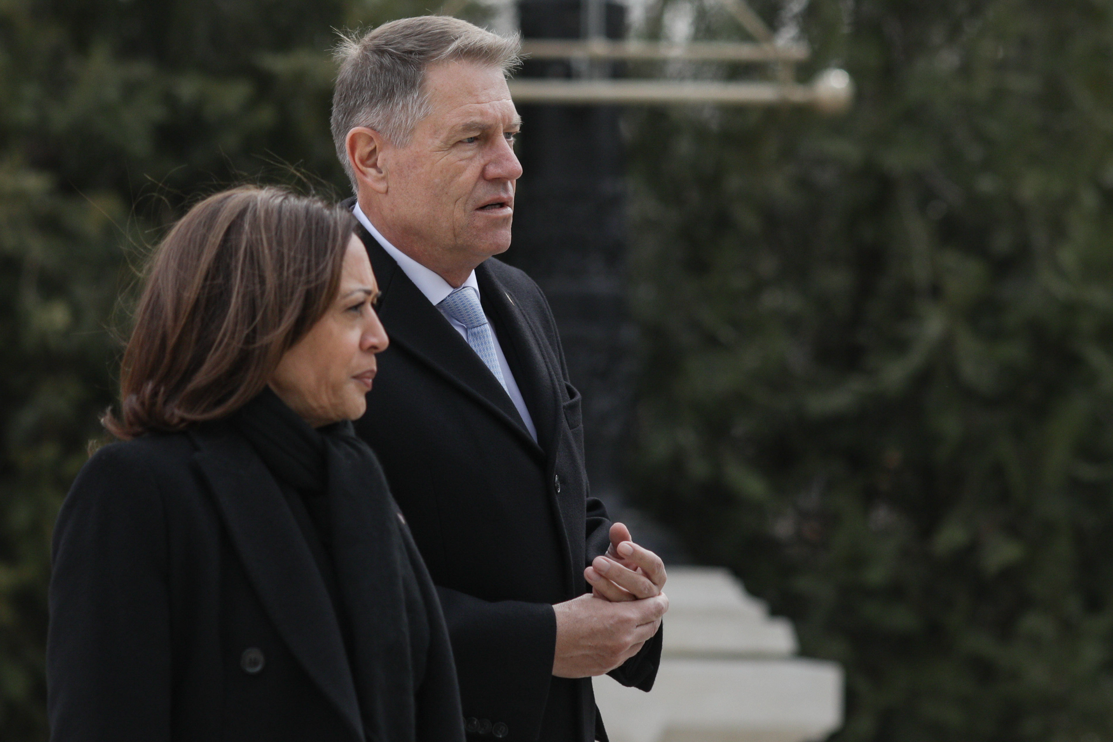 Kamala Harris, Klaus Iohannis