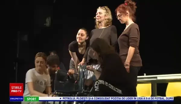Teatrele funcționează la capacitate maximă. Spectatorii pot intra fără mască, și fără certificat verde