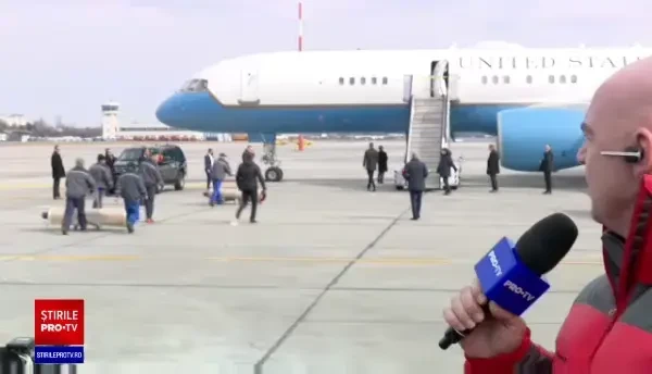 Covoare roșii pentru Kamala Harris pe aeroportul Otopeni