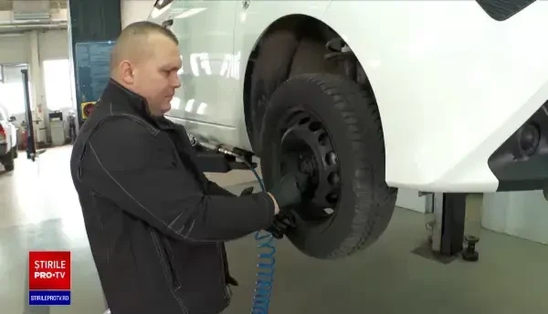 Cum să economisim carburant atunci când conducem. Ce sfaturi ne dau mecanicii auto și piloții profesioniști