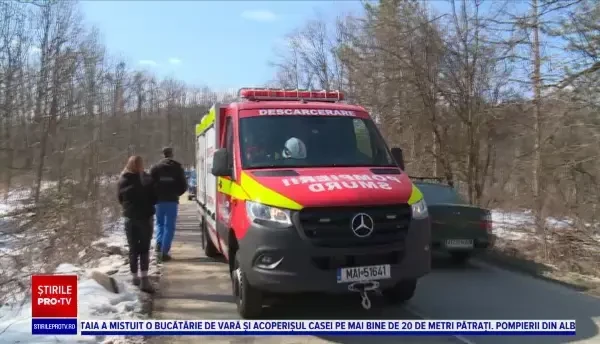 Doi tineri au fost răniți, după ce mașina în care se aflau s-a răsturnat într-o pădure. Șoferul susține că a văzut o fantomă