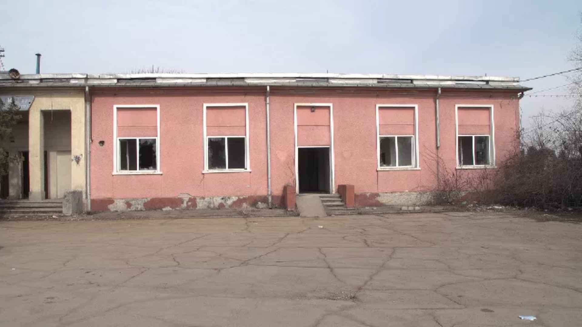 O femeie din Ploiești, dată dispărută de pe 12 martie, a fost găsită moartă într-o clădire părăsită