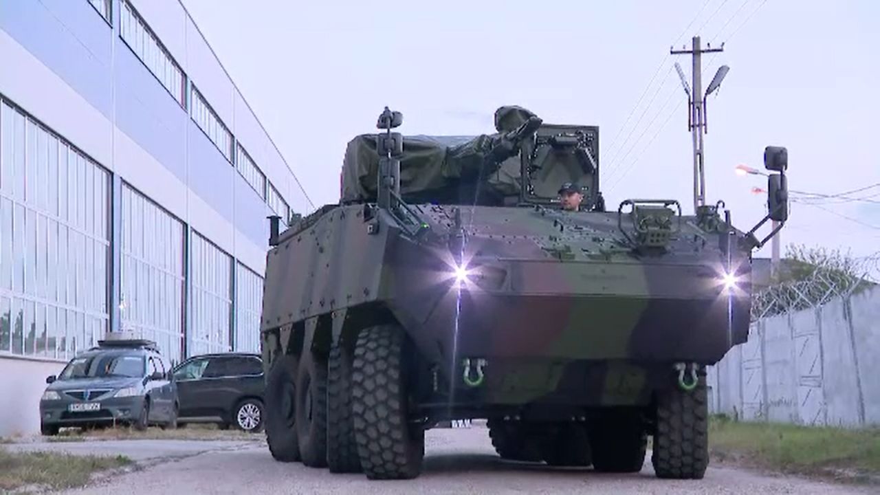 Trei blindate Piranha, implicate într-un accident în Sălaj. 11 militari au fost răniți