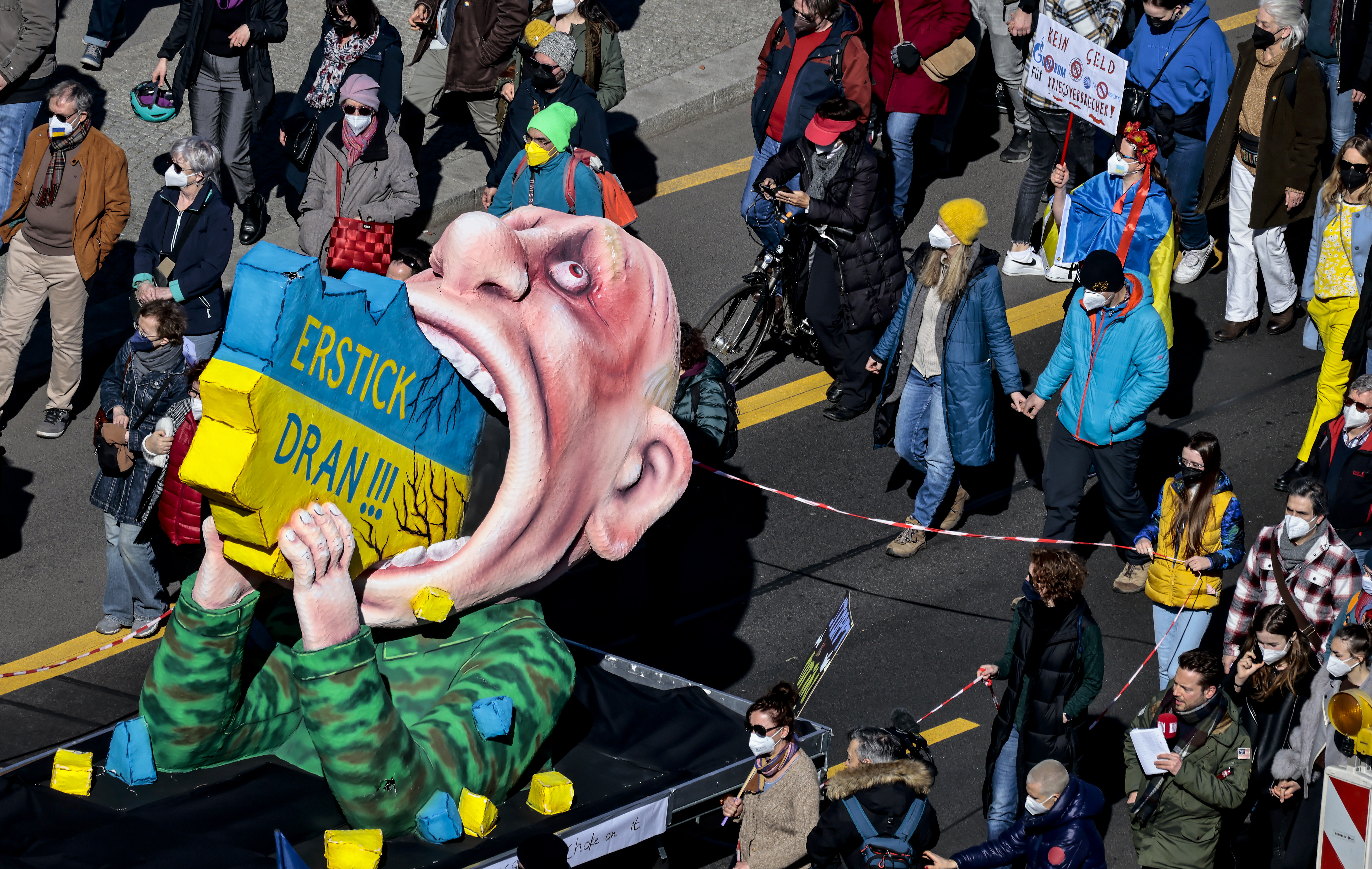 Ucraina primeşte „întăriri" din partea „meme-urilor" în mediul online