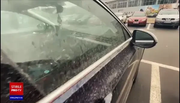 România, acoperită de un nor de praf roșiatic. Șoferii au luat cu asalt spălătoriile