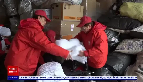Ajutoarele pentru Ucraina, sortate la Blaj. Au venit voluntari chiar și din Germania