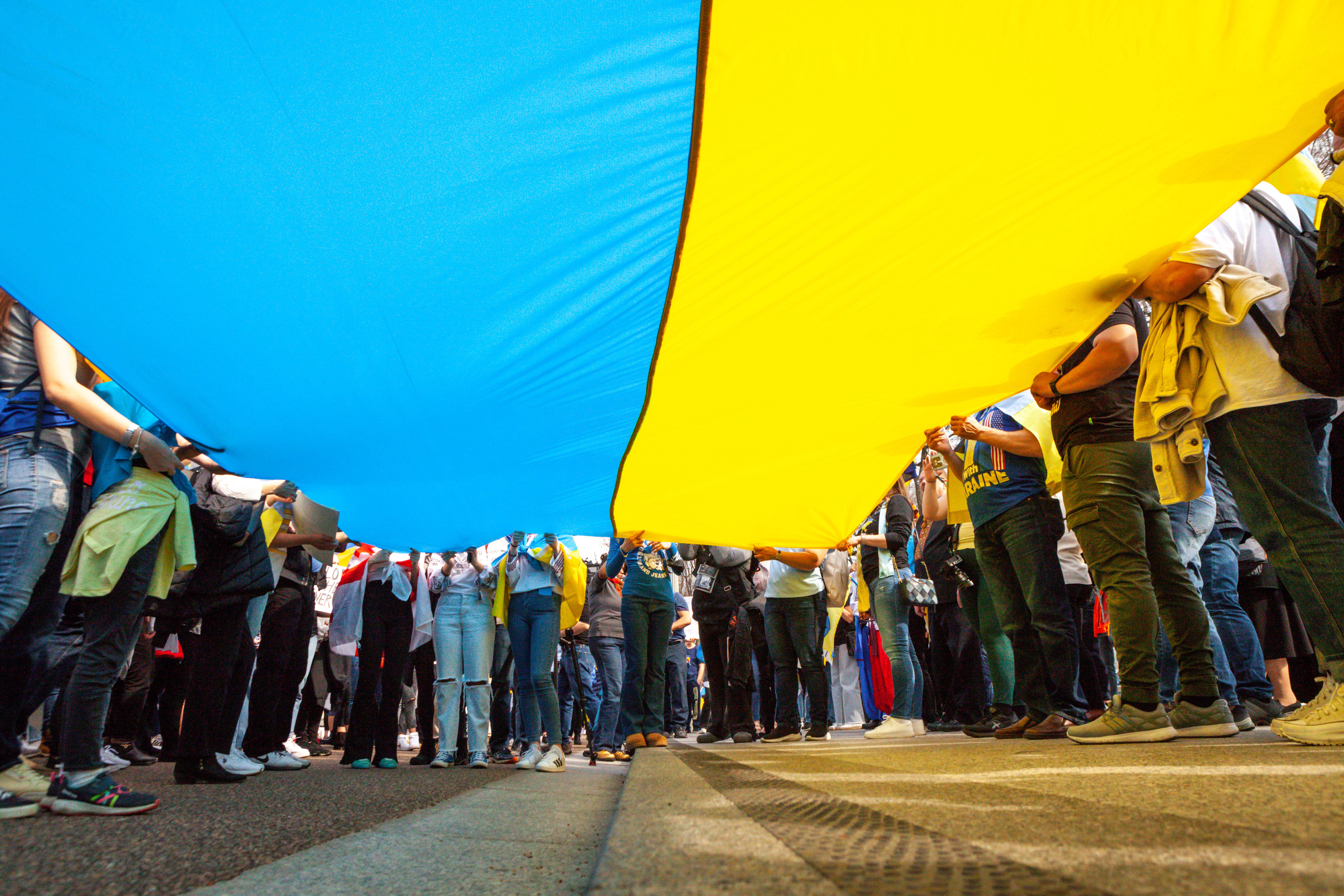 Protest cu sute de persoane în București, la Ambasada Federației Ruse