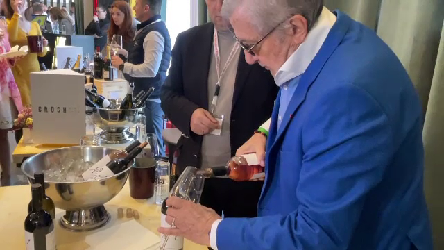 Vinul lansat de Ilie Năstase. „Gustă, că e foarte bun”