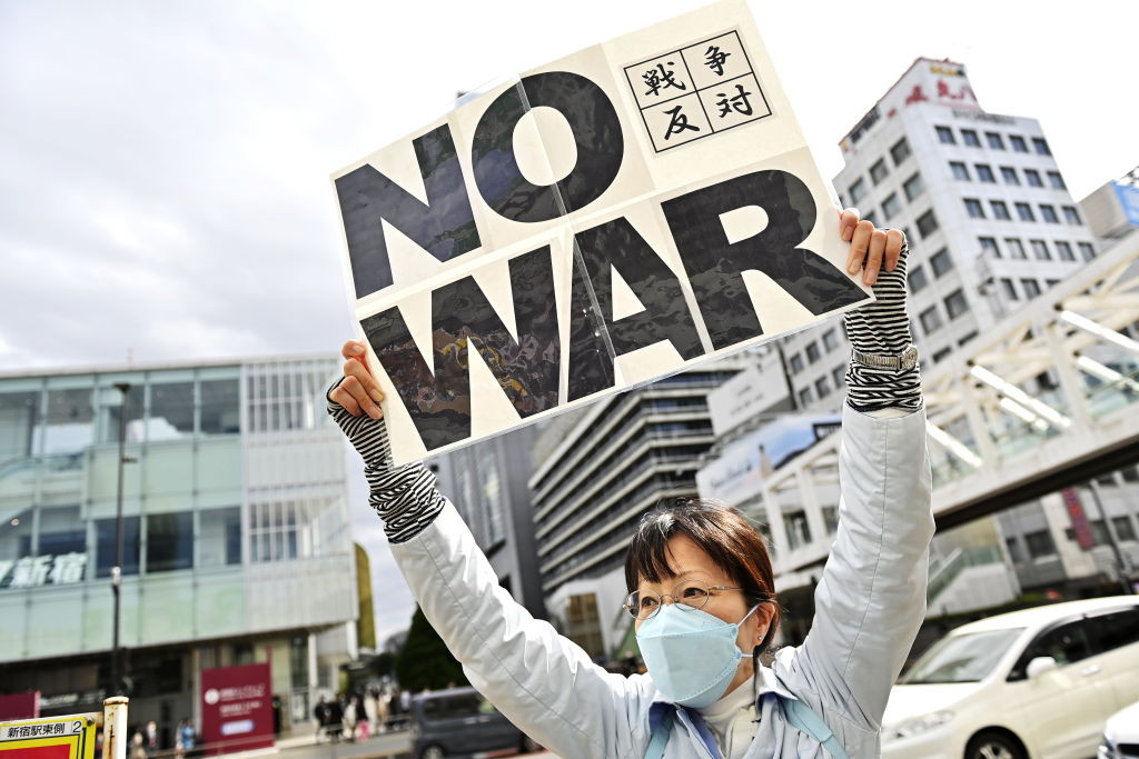 Oraşe japoneze înfrăţite cu localităţi din Rusia îşi suspendă activităţile culturale şi economice