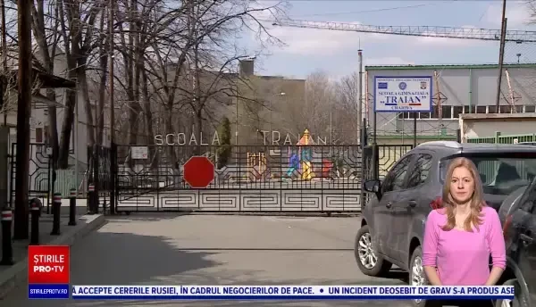 Un elev din Craiova s-a aruncat de la etaj pentru că a luat 4 la biologie. Ce le-a mărturisit colegilor