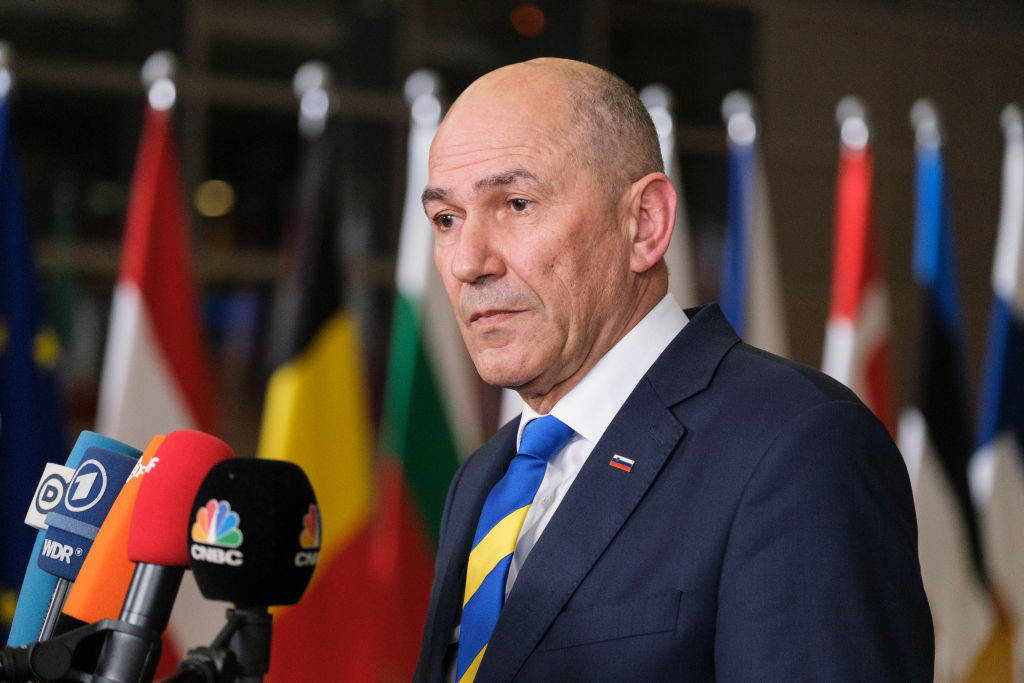 Slovenia îşi va trimite diplomaţii înapoi la Kiev, anunţă premierul Jansa