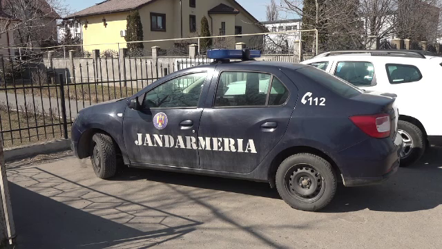 Un bărbat de 35 de ani din Galați, înarmat cu o macetă, a vrut să-și pună la punct vecinii