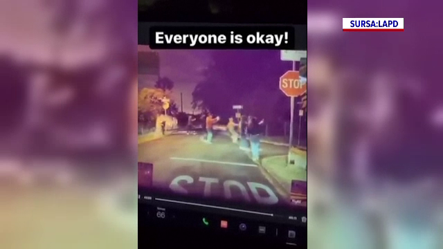 Cascadorie periculoasă în Los Angeles. Un șofer aflat la volanul unei mașini Tesla a distrus două autoturisme