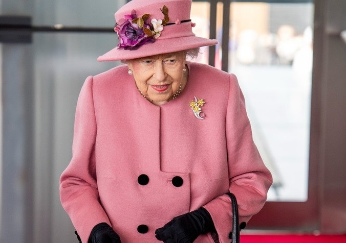 Regina Elisabeta nu va participa la ceremonia de deschidere a parlamentului, pentru prima dată în ultimii 60 de ani