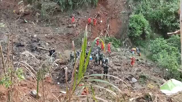 Autoritățile chineze anunță că nu sunt supraviețuitori după prăbușirea avionului companiei „China Eastern”