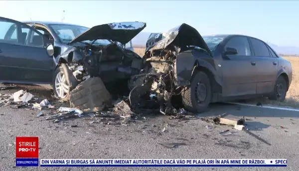 Un bărbat și-a pierdut viața după o depășire periculoasă. Alte cinci persoane au ajuns la spital cu răni grave