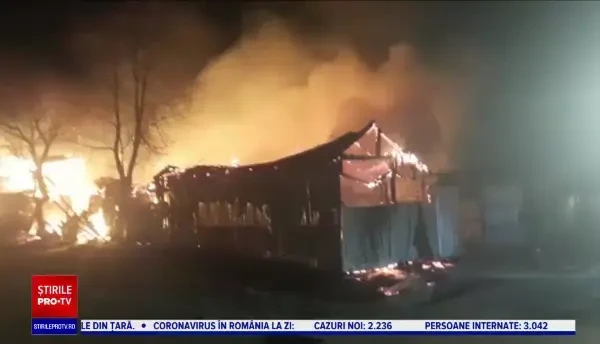 Membrii unei familii din Bacău au rămas fără locuință după ce un incendiu le-a mistuit gospodăria