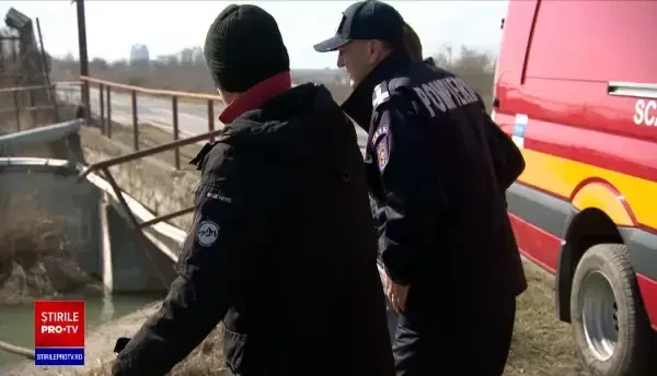 Un bărbat și fiul acestuia au scăpat miraculos dintr-un accident rutier. Ce au descoperit polițiștii