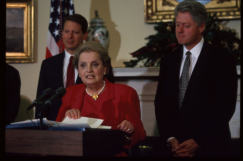 A murit Madeleine Albright, prima femeie care a ocupat funcția de secretar de stat al SUA