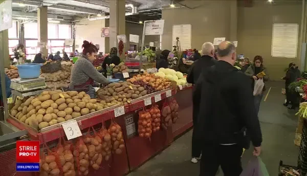 Anul acesta, cartofii noi vor ajunge mai devreme în piețe și magazine, însă cu prețuri record. Cât ajunge să coste un kg