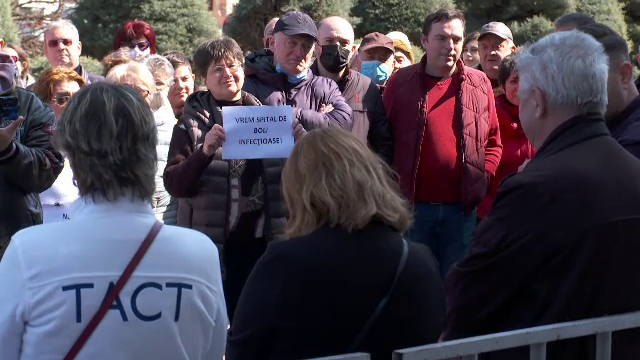 Protest amplu la Constanța. 150 de persoane, cetățeni și cadre medicale, au cerut deschiderea Spitalului de Boli Infecțioase