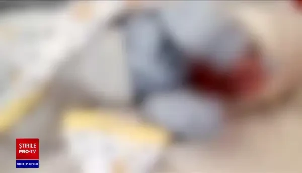 O tânără din Botoșani și-a abandonat bebelușul la o mănăstire, lângă icoană. Când a fost prinsă, a spus că-l vrea înapoi