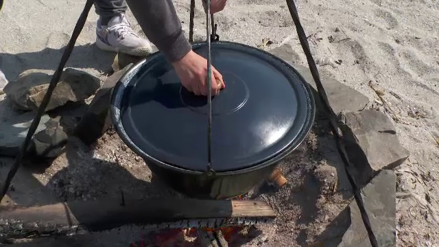 Weekend cu adevărat însorit la malul mării. A fost timpul perfect pentru delicii gătite direct pe plajă