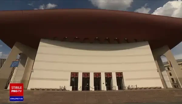 Anchetă la Teatrul Național, după distribuirea la un spectacol a unei publicații presupus naționaliste