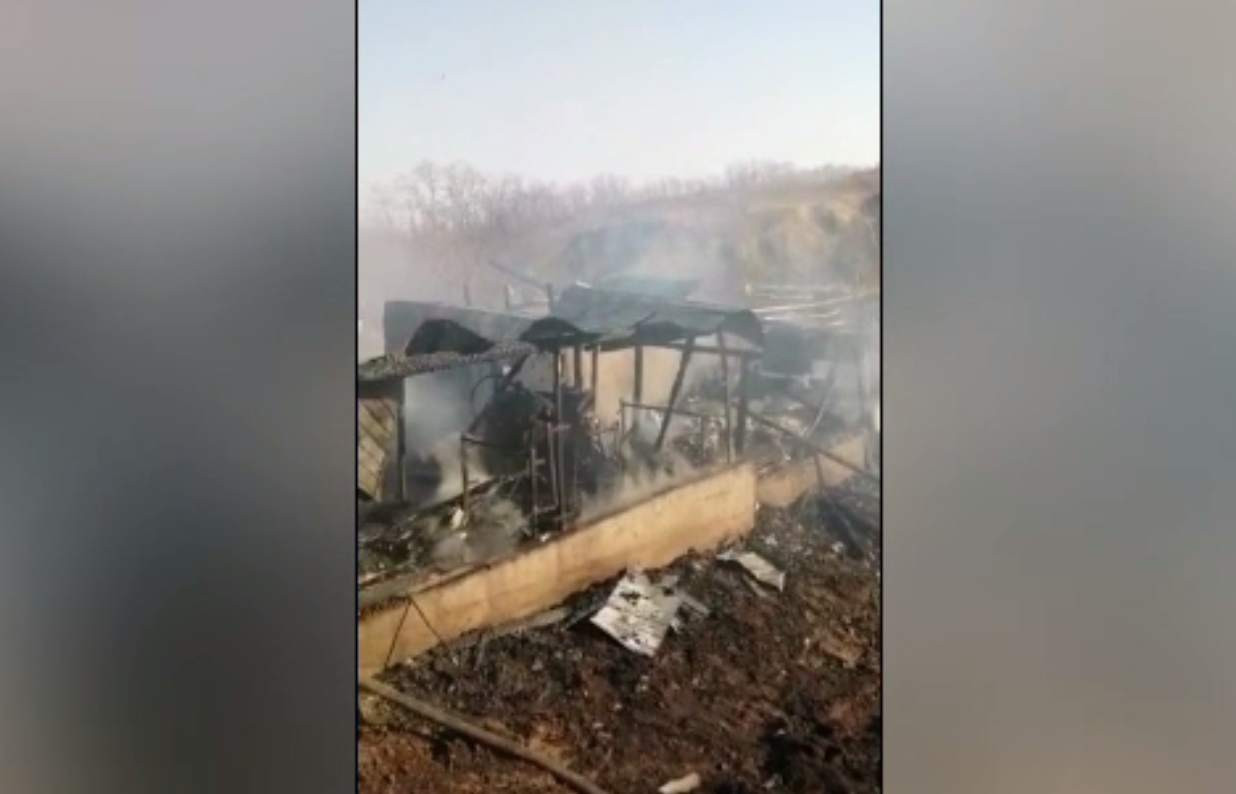 Fabrică de prelucrare a laptelui din Suceava, mistuită de un incendiu. Pagubele sunt majore