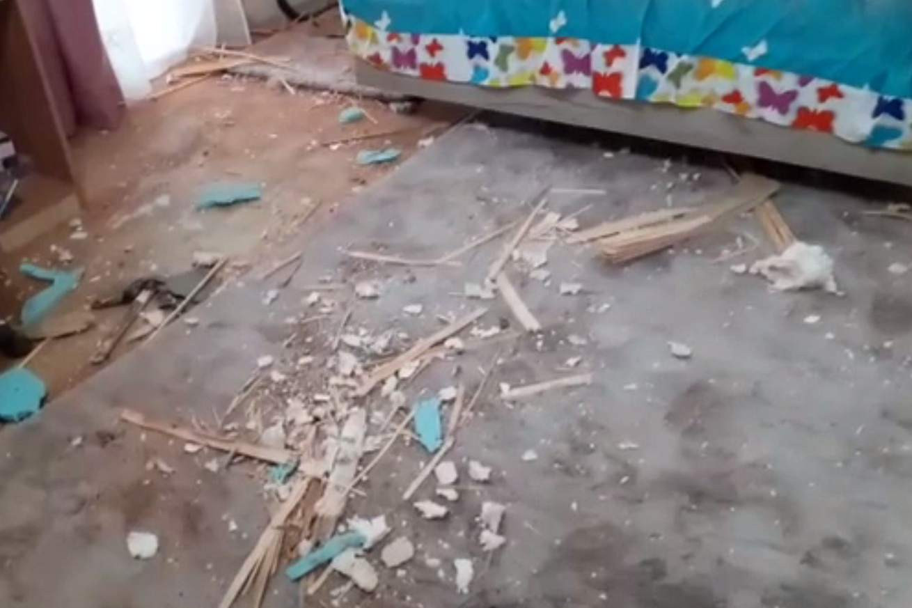 Bolovanul căzut din cer în camera unor copii din Hunedoara era o bucată de zgură. Cum a ajuns acolo