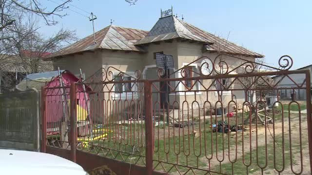 Un bătrân a murit ars în casă după ce ar fi ațipit cu țigara aprinsă în dormitor