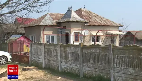 Un bătrân a murit ars în casă după ce ar fi ațipit cu țigara aprinsă în dormitor