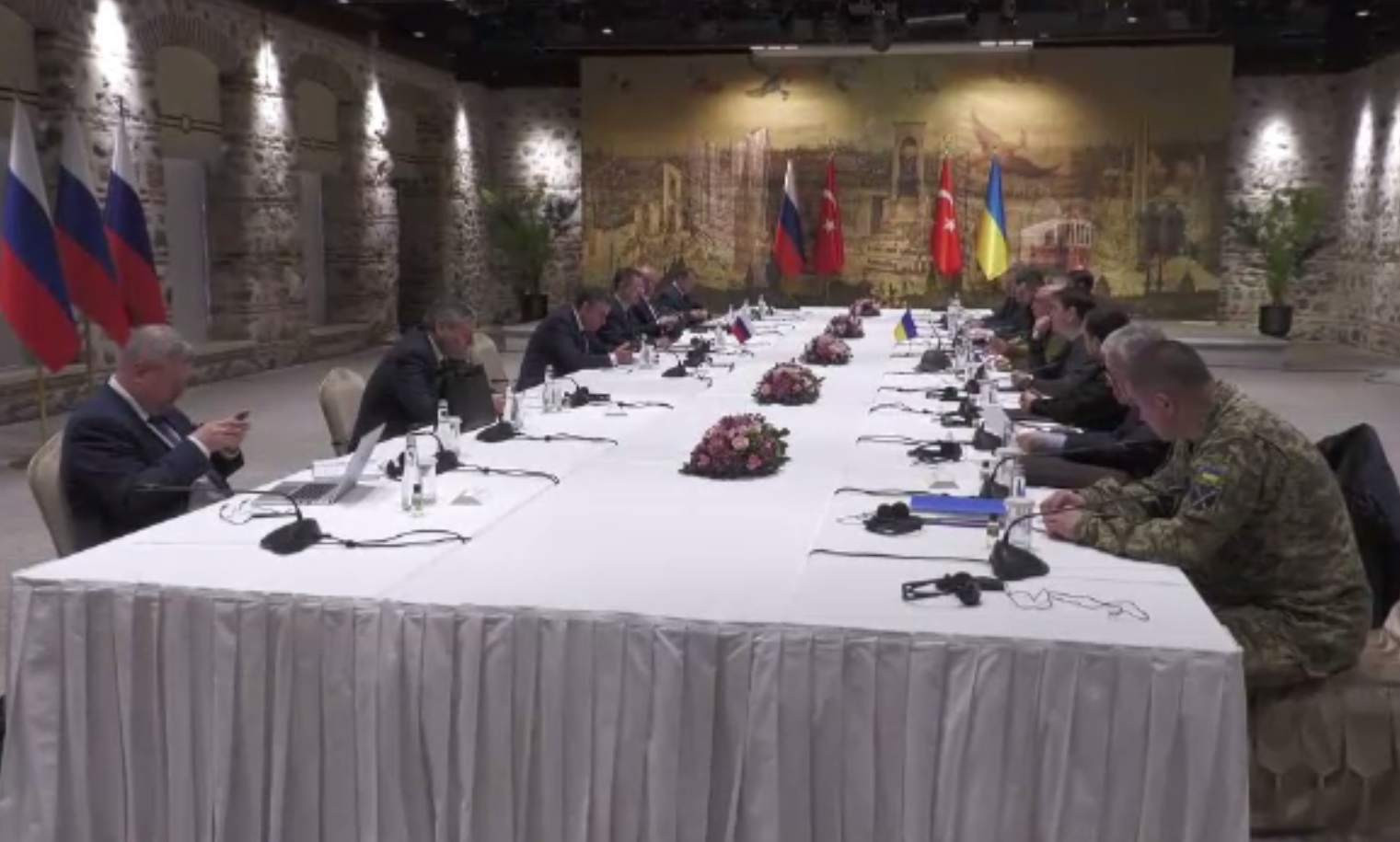 Negocierile ruso-ucrainene continuă și vineri. Serviciile britanice și americane cred că Putin este dezinformat deliberat