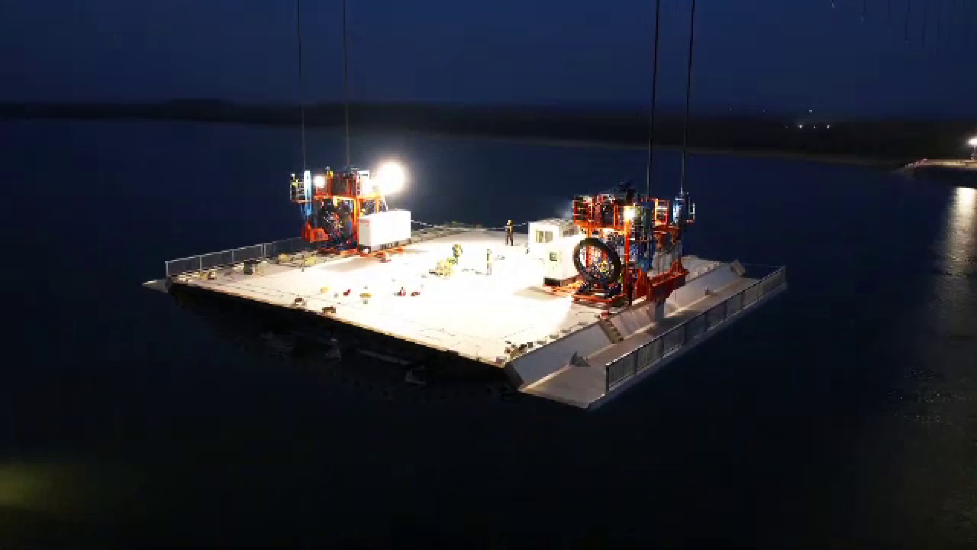 Imagini spectaculoase pe șantierul celui mai mare pod din România. Piese prinse una de alta ca într-un joc de Lego