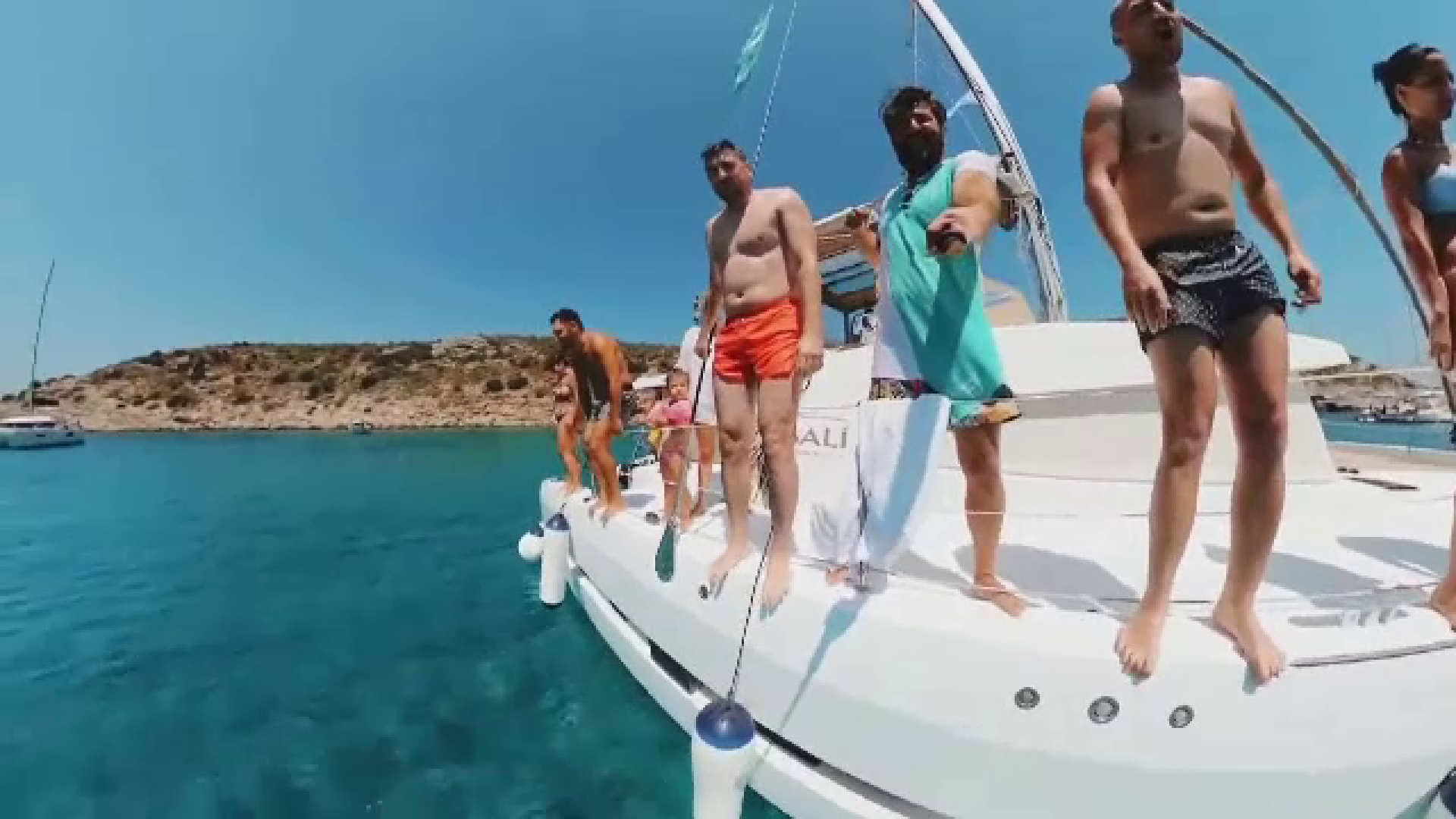 Tot mai mulți români aleg să-și petreacă vacanțele pe mare, chiar și în destinații exotice