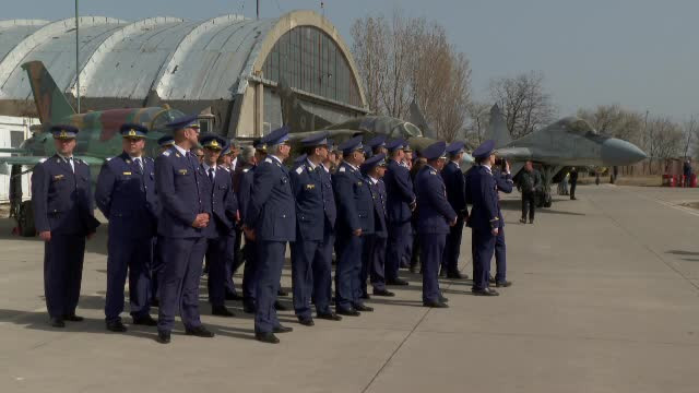Școala de aviație de la Boboc a fost decorată de președintele României, la împlinirea a 110 ani