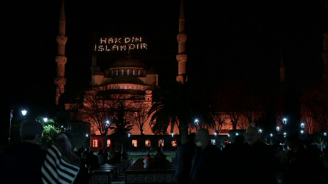Primele rugăciuni de Ramadan ținute la Hagia Sophia din Istanbul după aproape 90 de ani. VIDEO