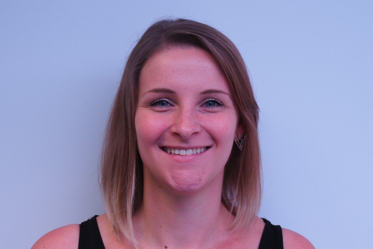 O mamă a murit în timpul nașterii după ce i s-a spus în mod greșit că poate naște în mod natural