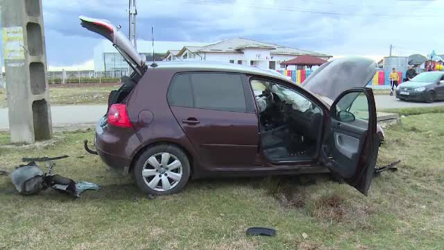 Un șofer care se întorcea de la o înmormântare a provocat un accident, în Dâmbovița