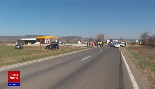 Accident grav de circulație în județul Buzău. Trei mașini au fost implicate, iar patru persoane au ajuns la spital