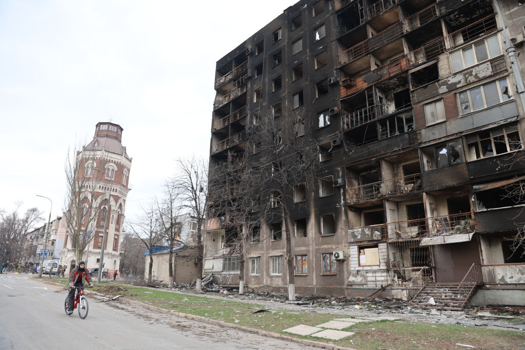 Peste 10.000 de civili au murit în Mariupol. Rusia este acuzată că ar fi folosit arme chimice