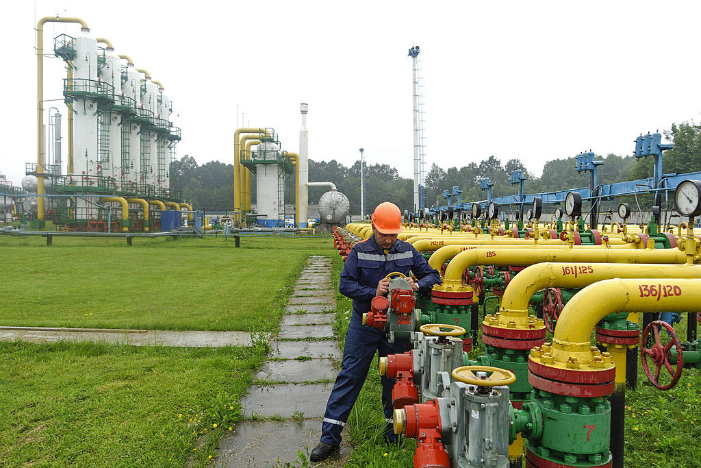 ANRE majorează tarifele de distribuţie a gazelor naturale de la 1 iulie. Câți bani în plus vor scoate românii din buzunare